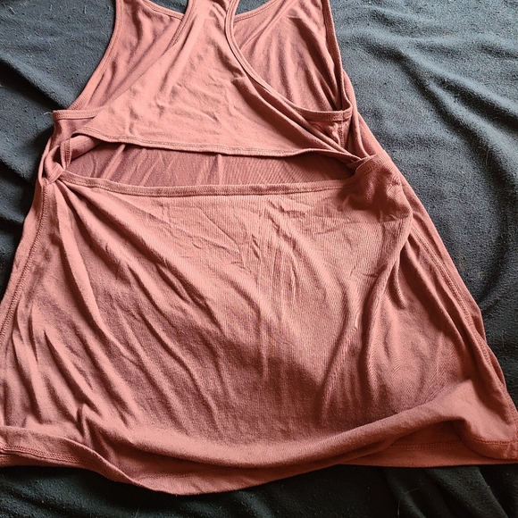 Active wear - Picture 2 of 2